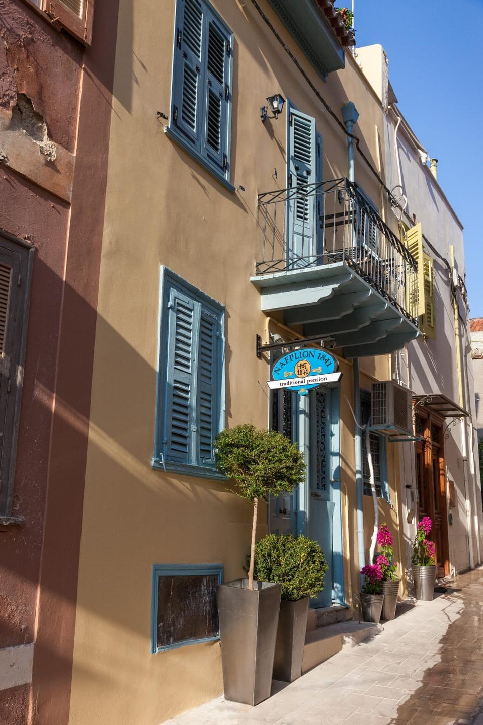 Facade/entrance, Facade/entrance