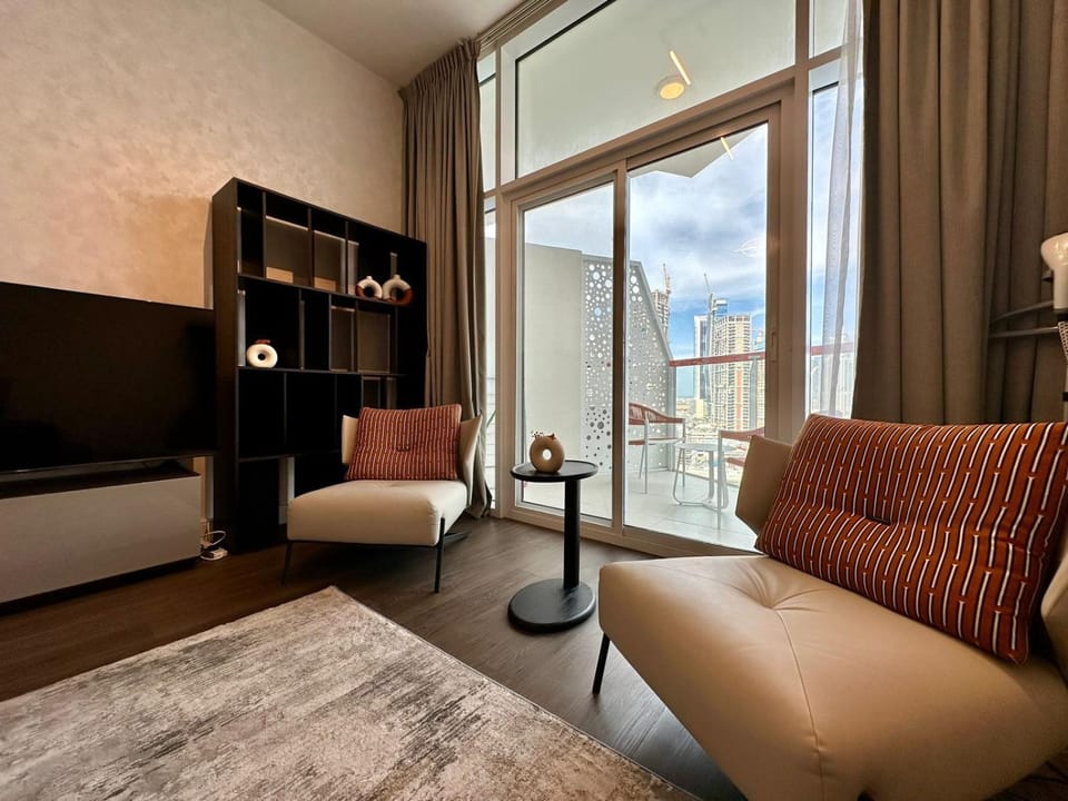 DUBAI CANAL VIEW AND BURJ KHALIFA VIEW Studio in Business Bay Apartment in Dubai