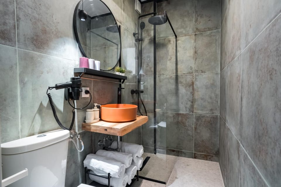 Shower, Bathroom, towels