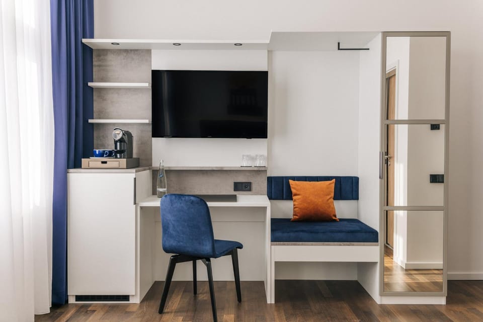 TV and multimedia, Seating area