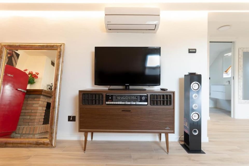 TV and multimedia, Evening entertainment, air conditioner