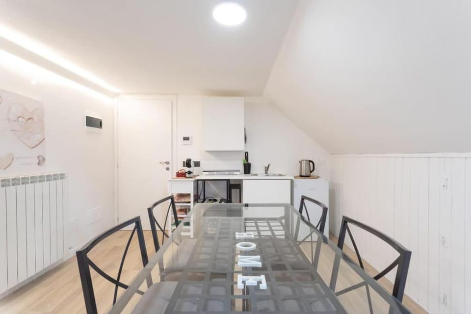 Kitchen or kitchenette, Dining area, pet friendly, stove