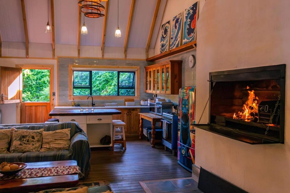 Kitchen or kitchenette, Living room, Seating area