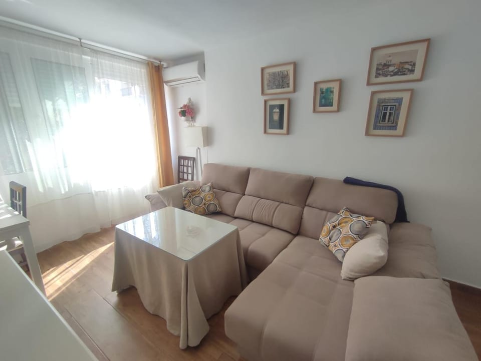piso reformado 3 habitaciones Apartment in Seville