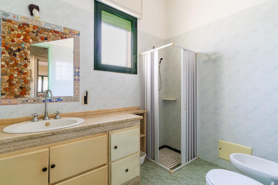 Bathroom, Living room