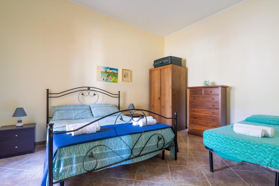 Living room, Bedroom