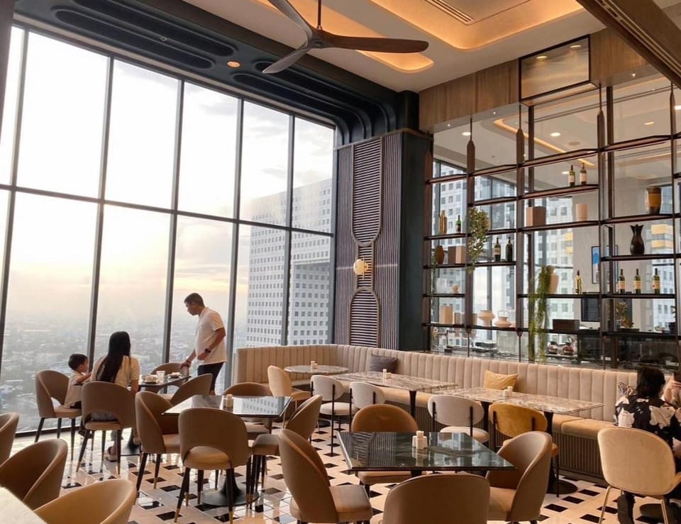 Restaurant/places to eat, Breakfast, Buffet breakfast