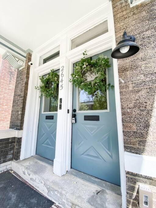 Facade/entrance, Day, Night, View (from property/room)