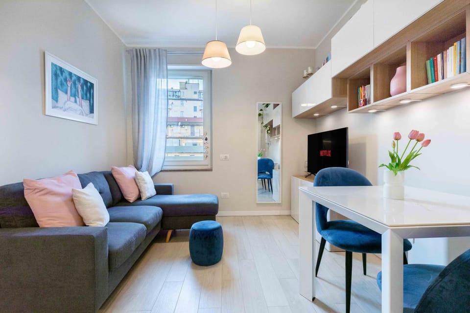 TV and multimedia, Seating area, Dining area