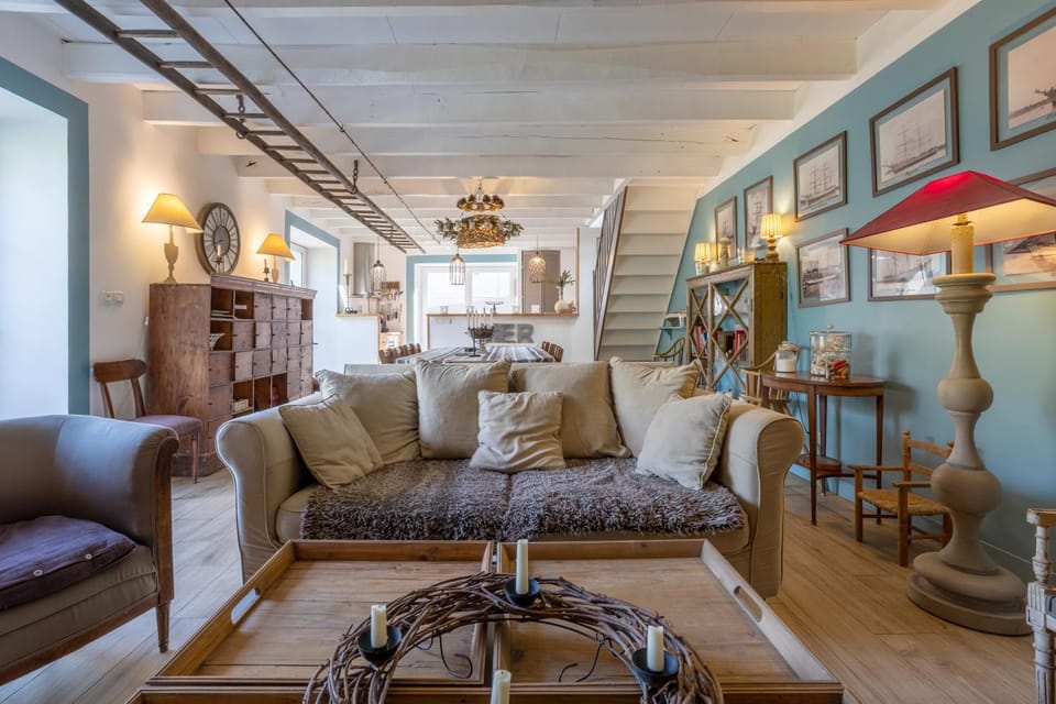 Property building, Living room