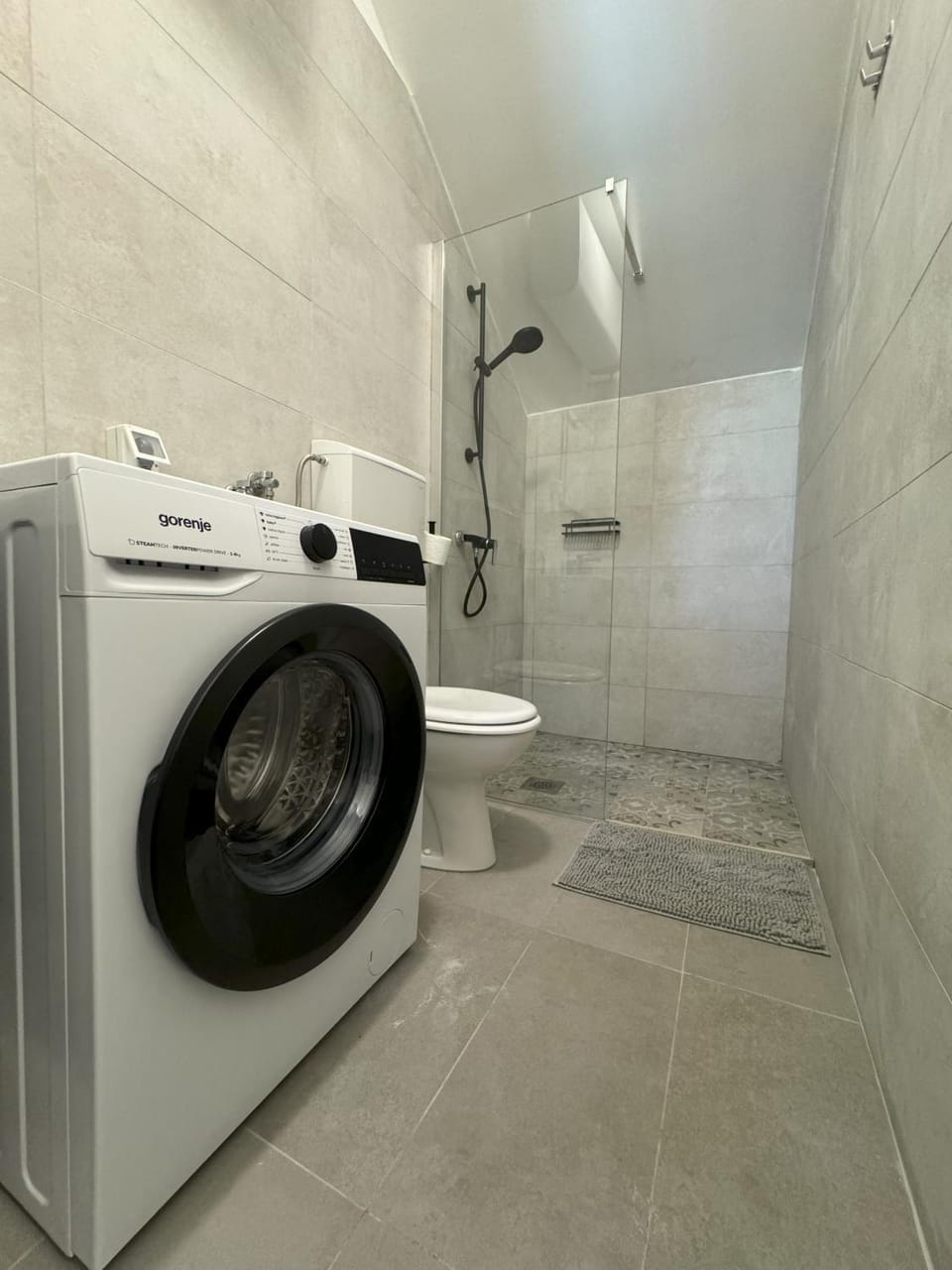 Shower, Toilet, Bathroom, washing machine
