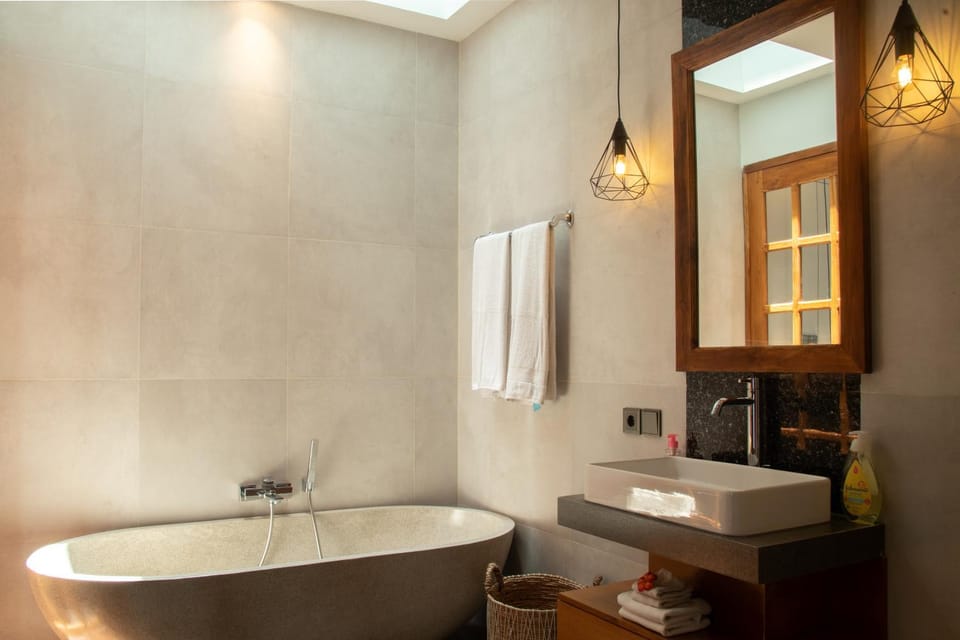 Bathroom, Bath