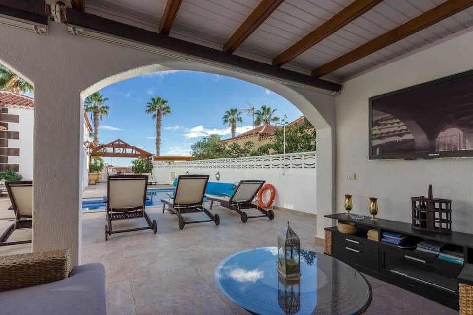 Villa Maya Beautiful 4 Bedroom Villa Villa in Avenida de la Galga
