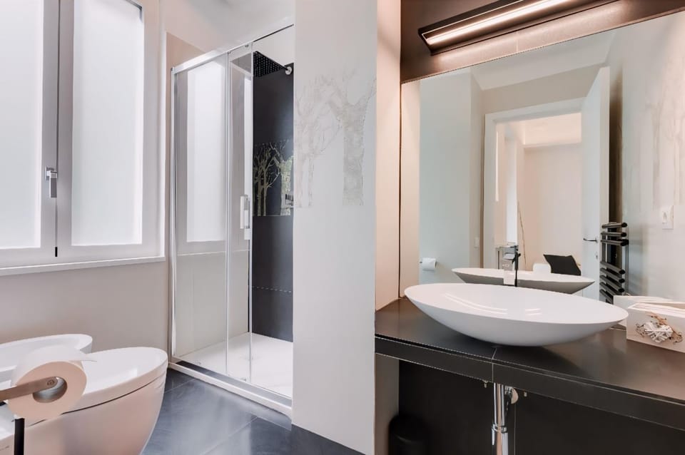Shower, Toilet, Bathroom