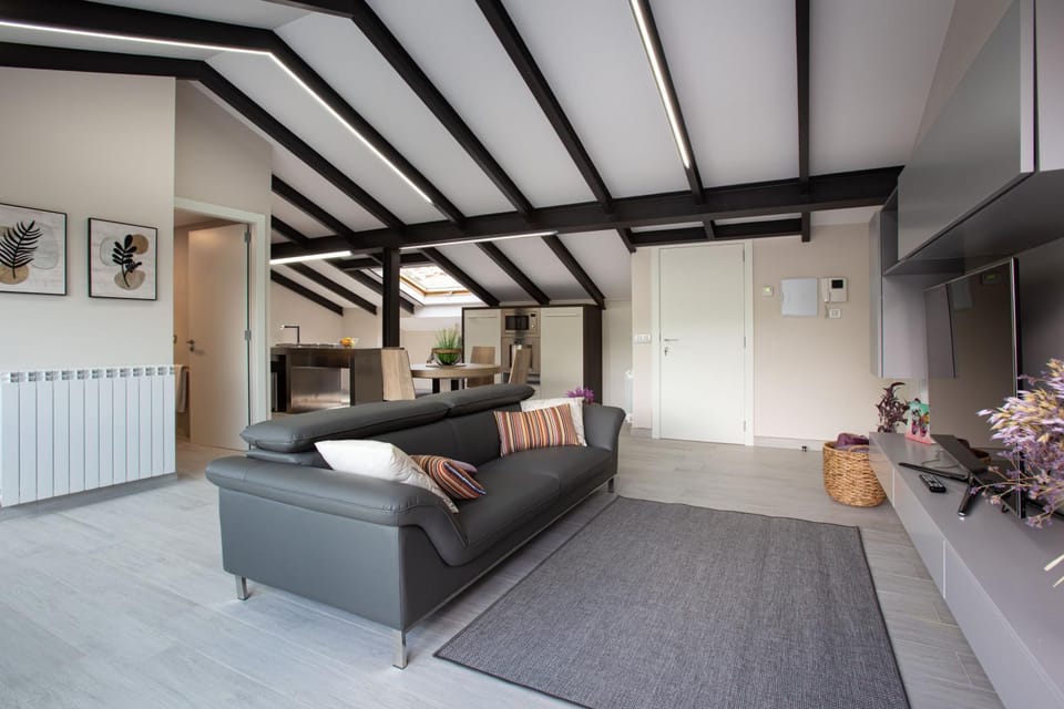 TV and multimedia, Living room, Seating area, internet