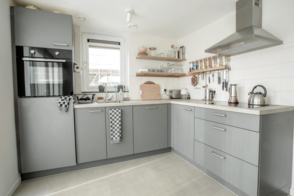 Coffee/tea facilities, Kitchen or kitchenette, dishwasher, minibar, pet friendly, stove