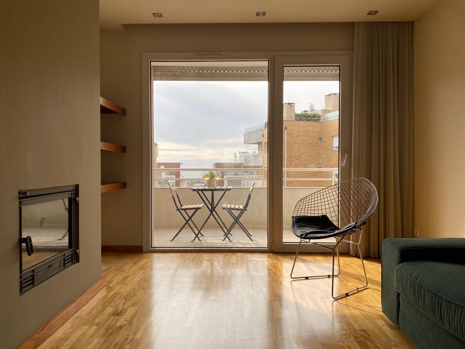 Natural landscape, View (from property/room), Balcony/Terrace, Living room, Seating area, Dining area, Mountain view