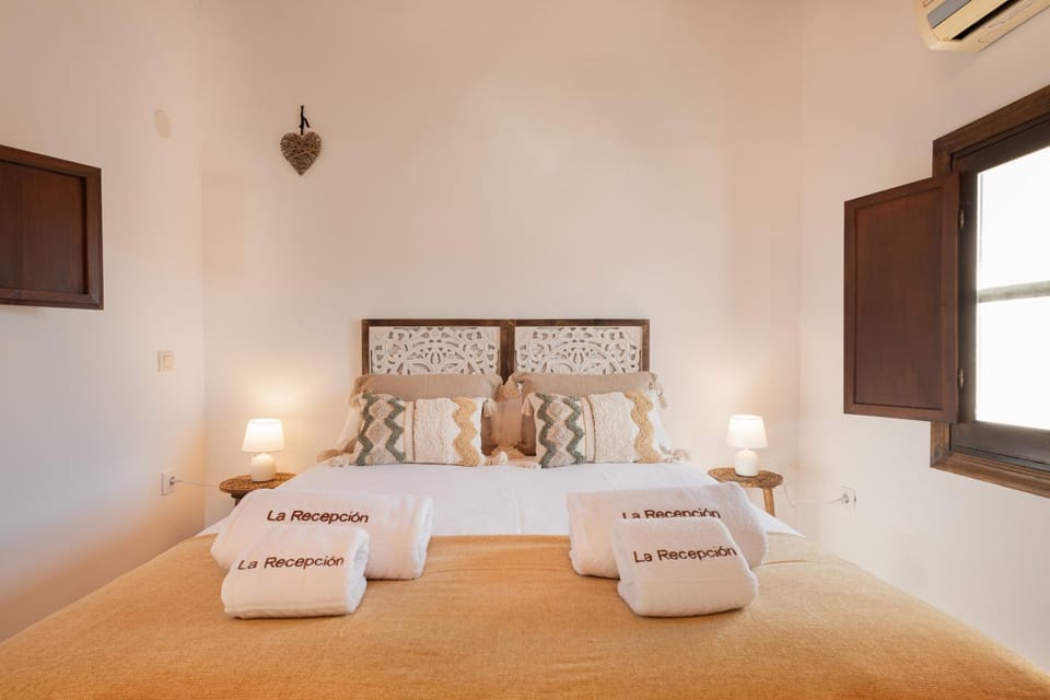 Bed, Photo of the whole room, Bedroom, towels, air conditioner