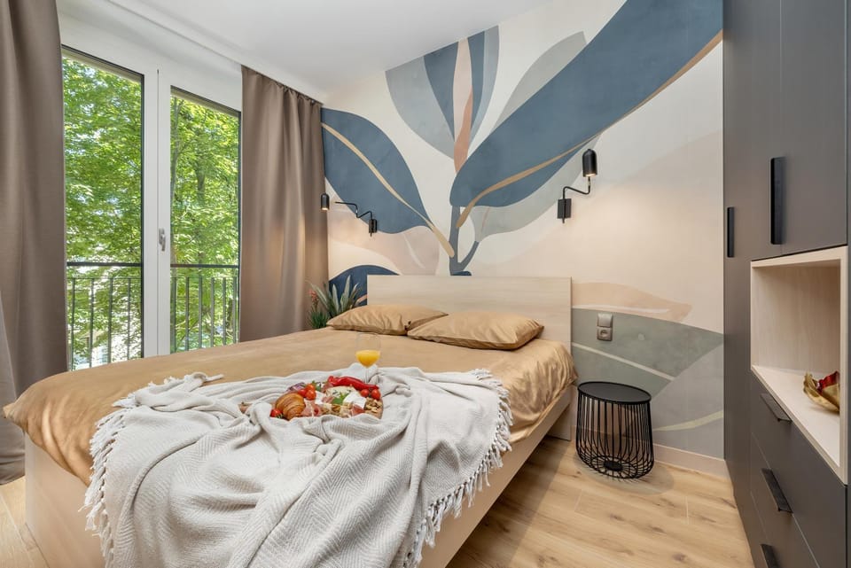 Bed, Bedroom, towels