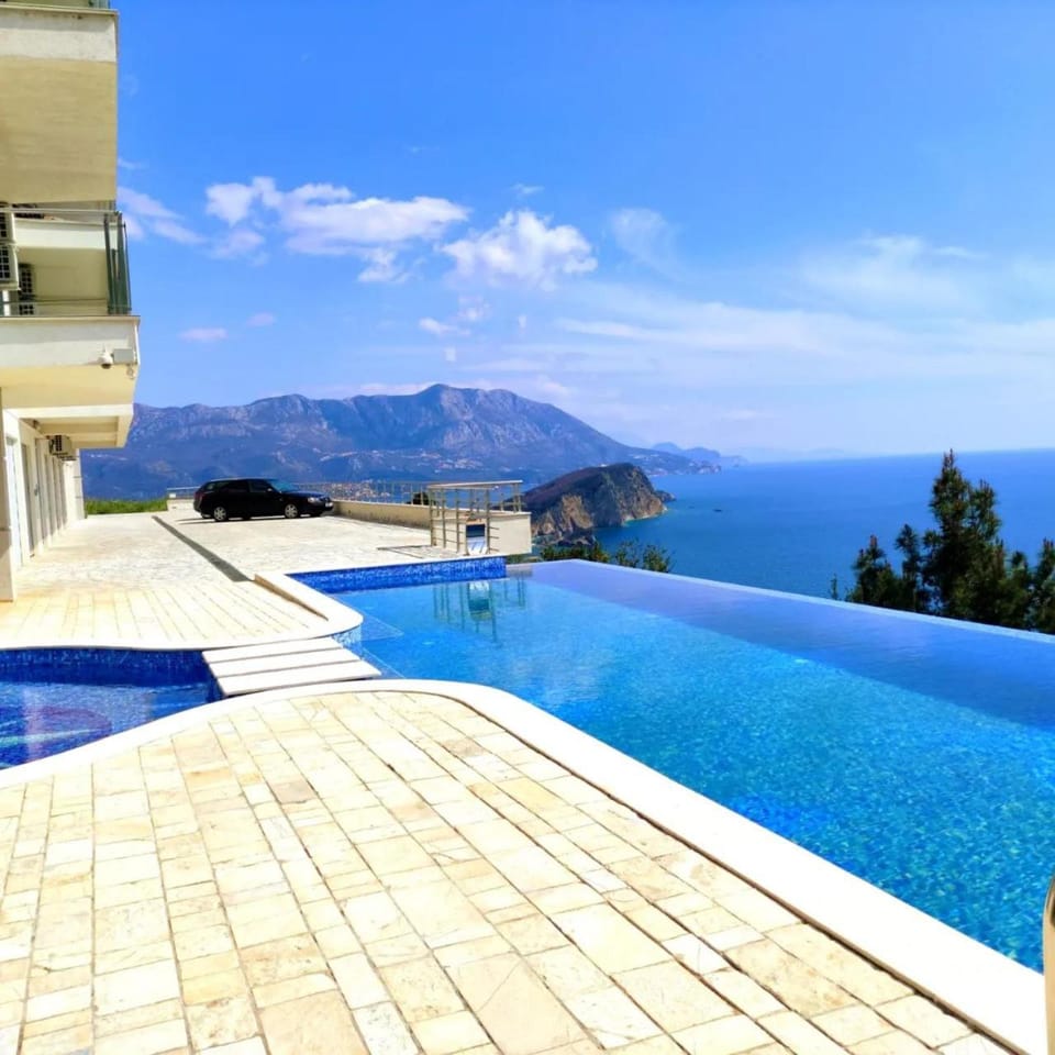 Nearby landmark, Day, Natural landscape, View (from property/room), Mountain view, Pool view, Sea view, Swimming pool