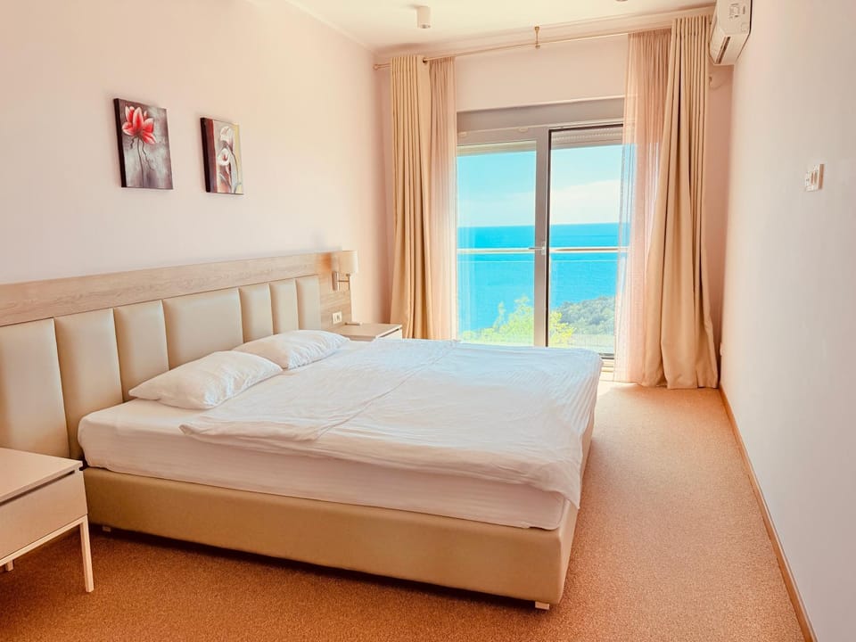 Bed, Bedroom, Sea view