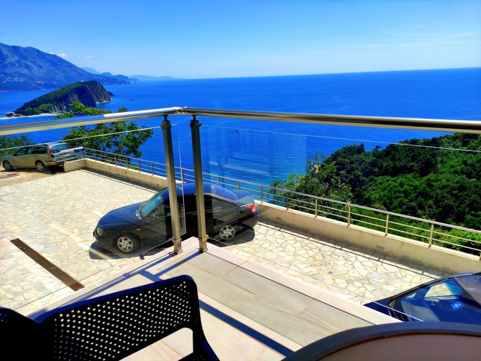 Nearby landmark, Day, Natural landscape, View (from property/room), Balcony/Terrace, Dining area, Sea view