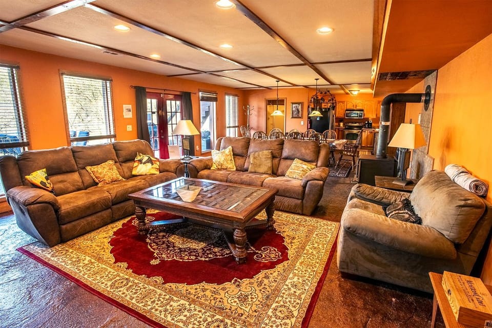 Living room, Seating area