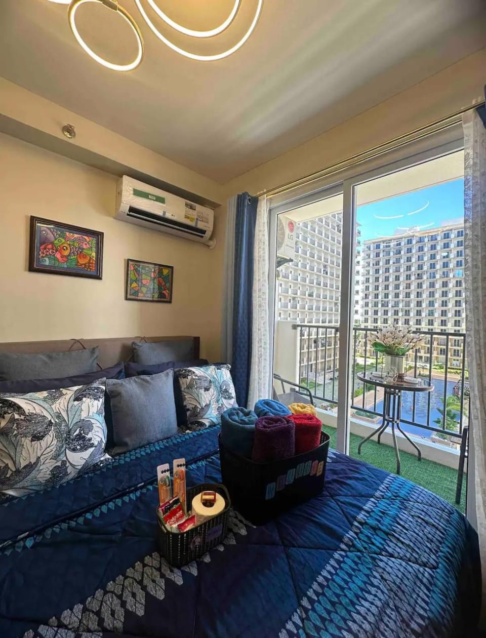 Bed, Bedroom, air conditioner