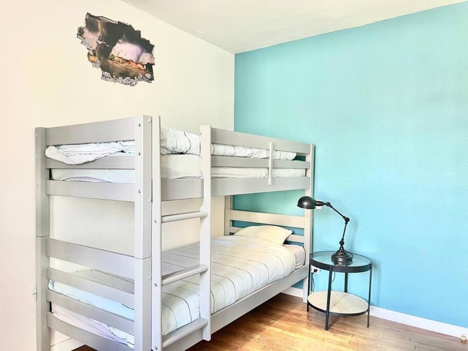 Photo of the whole room, Bedroom, bunk bed