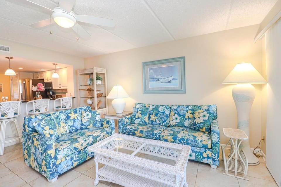 Windjammer 210 House in Crescent Beach