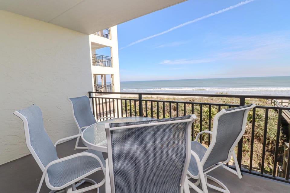 Windjammer 210 House in Crescent Beach