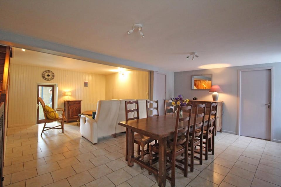 Familial 'le chiron' House in Nouvelle-Aquitaine