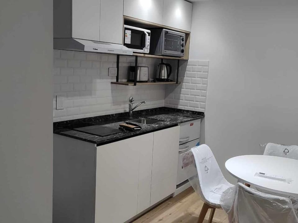 Kitchen or kitchenette, Dining area, minibar, pet friendly, stove