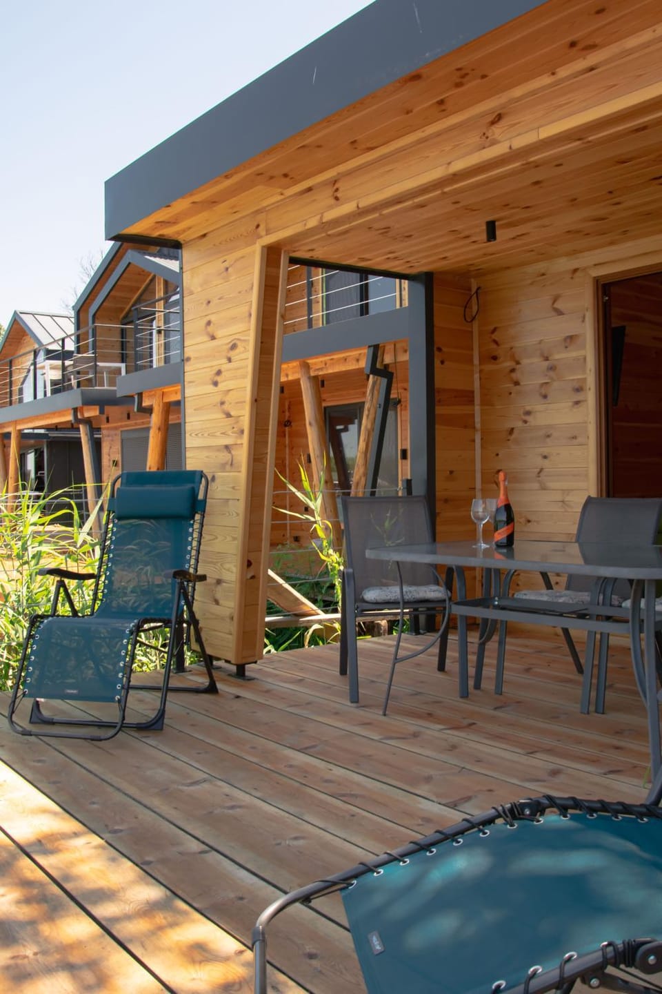 View (from property/room), Balcony/Terrace, Dining area, River view, sunbed