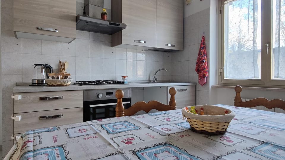 Kitchen or kitchenette, Breakfast, kitchen, kitchen