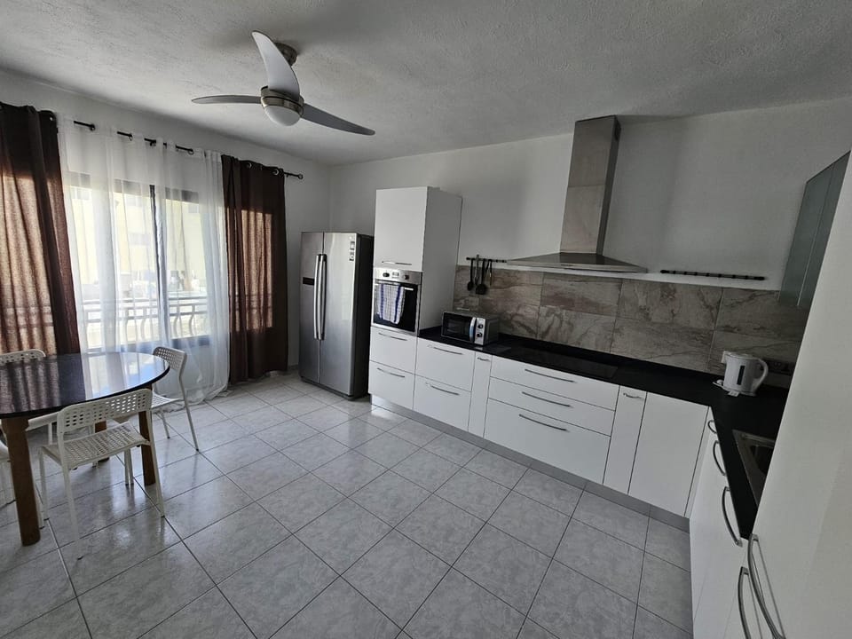 Beautiful two bedroom in center of Qawra Apartment in Saint Paul's Bay