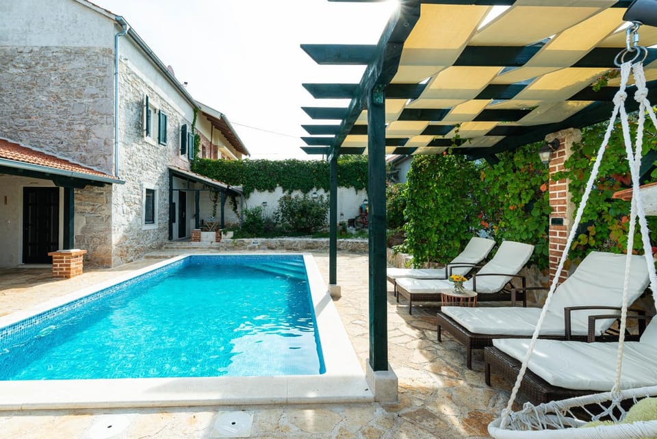 Pool view, Swimming pool