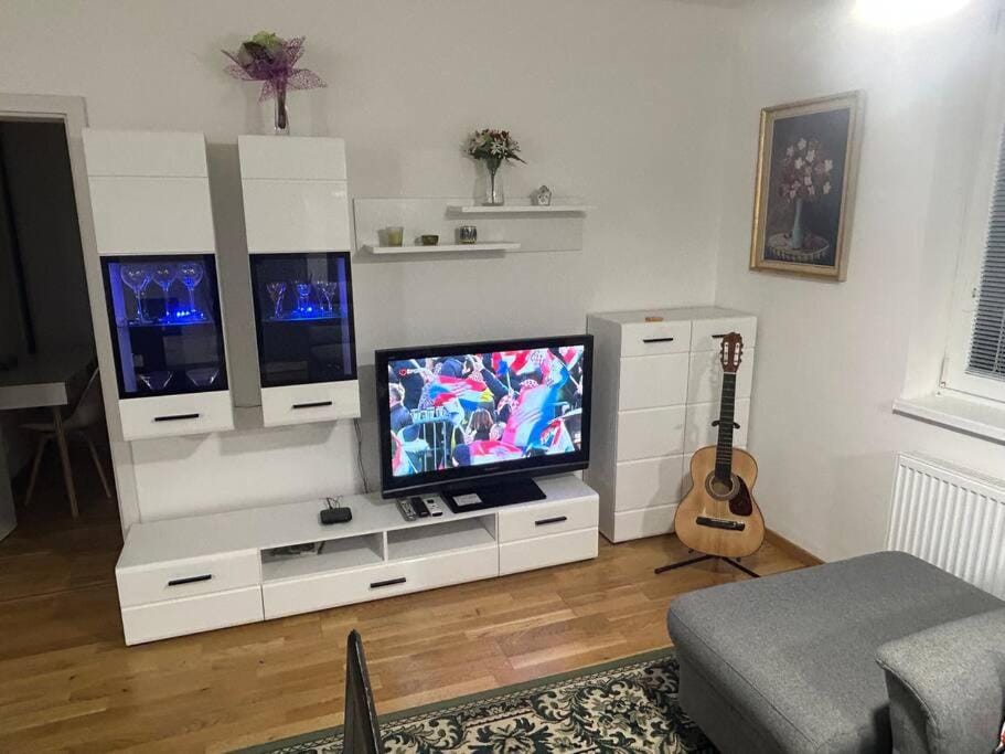 Communal lounge/ TV room
