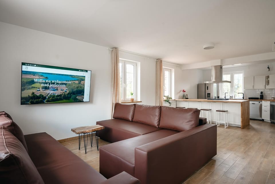 Communal lounge/ TV room, TV and multimedia, Kitchen or kitchenette, Living room, Seating area, Dining area, Evening entertainment, pet friendly