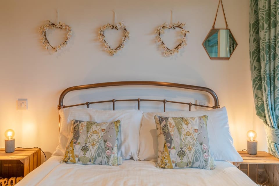 Bed, Decorative detail, Bedroom
