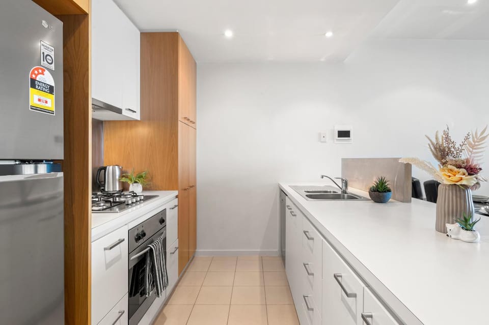 Coffee/tea facilities, Kitchen or kitchenette, dishwasher, minibar, oven, pet friendly, stove