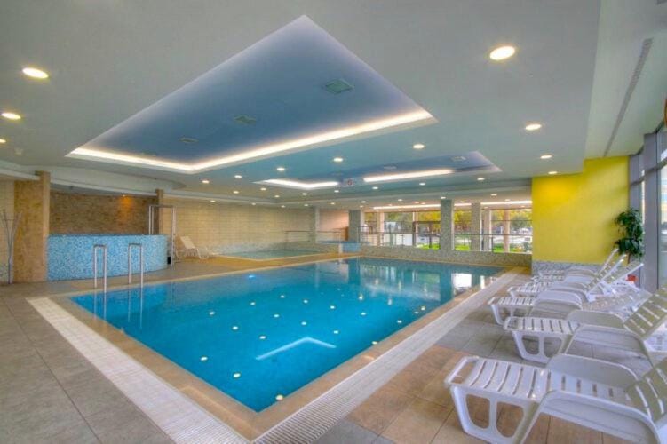 Swimming pool, sunbed