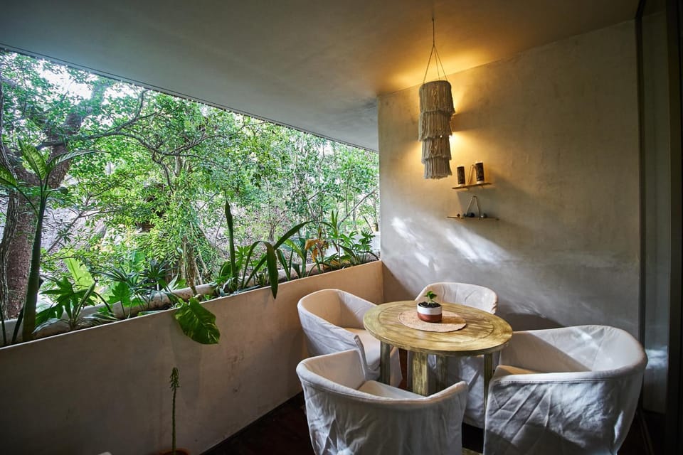 Natural landscape, View (from property/room), Balcony/Terrace, Seating area, Dining area
