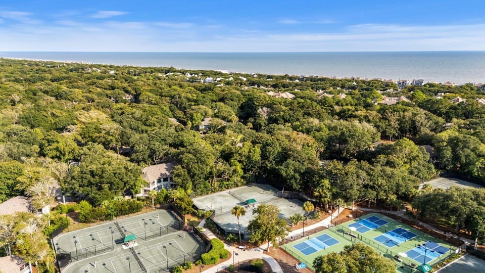 FW126: 126 Flyway Drive House in Kiawah Island
