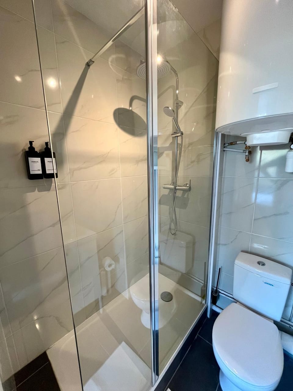 Shower, Toilet, Bathroom