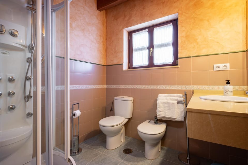 Bathroom, Living room