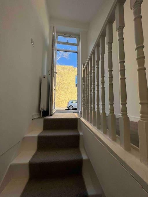 Stunning 3BR Maisonette in Brixton Apartment in London