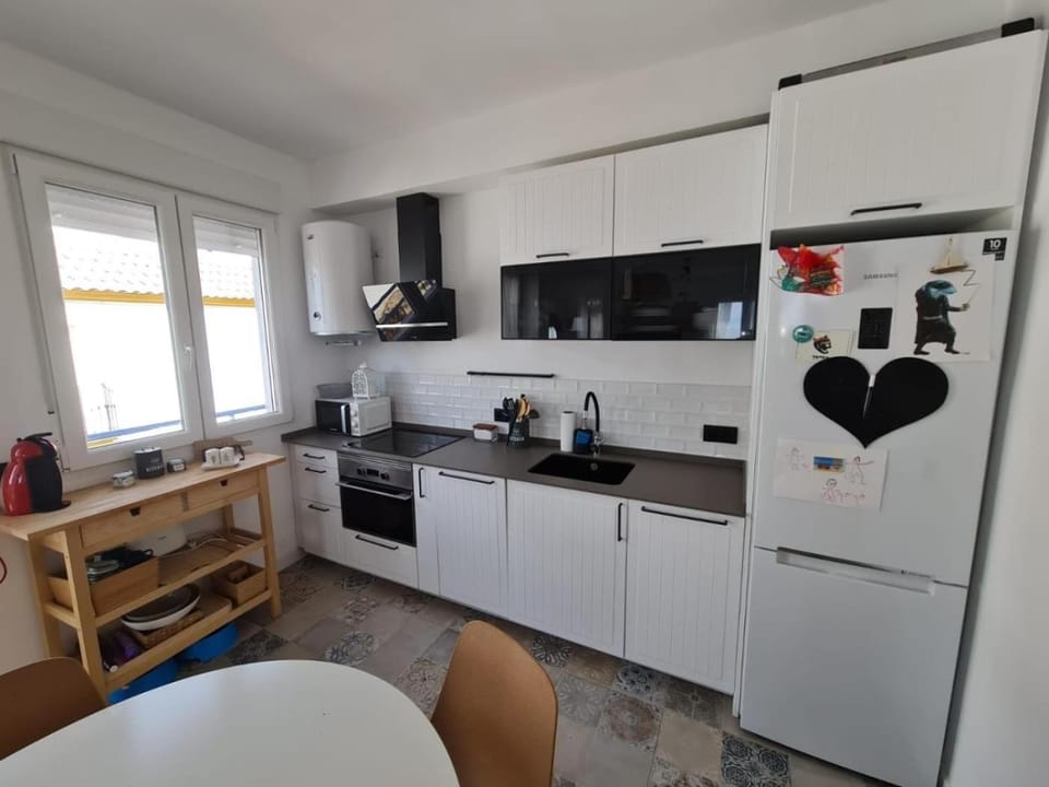 Kitchen or kitchenette, dishwasher, minibar, pet friendly