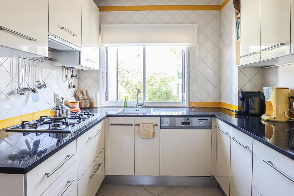 Coffee/tea facilities, Kitchen or kitchenette, dishwasher, minibar, pet friendly, stove, toaster