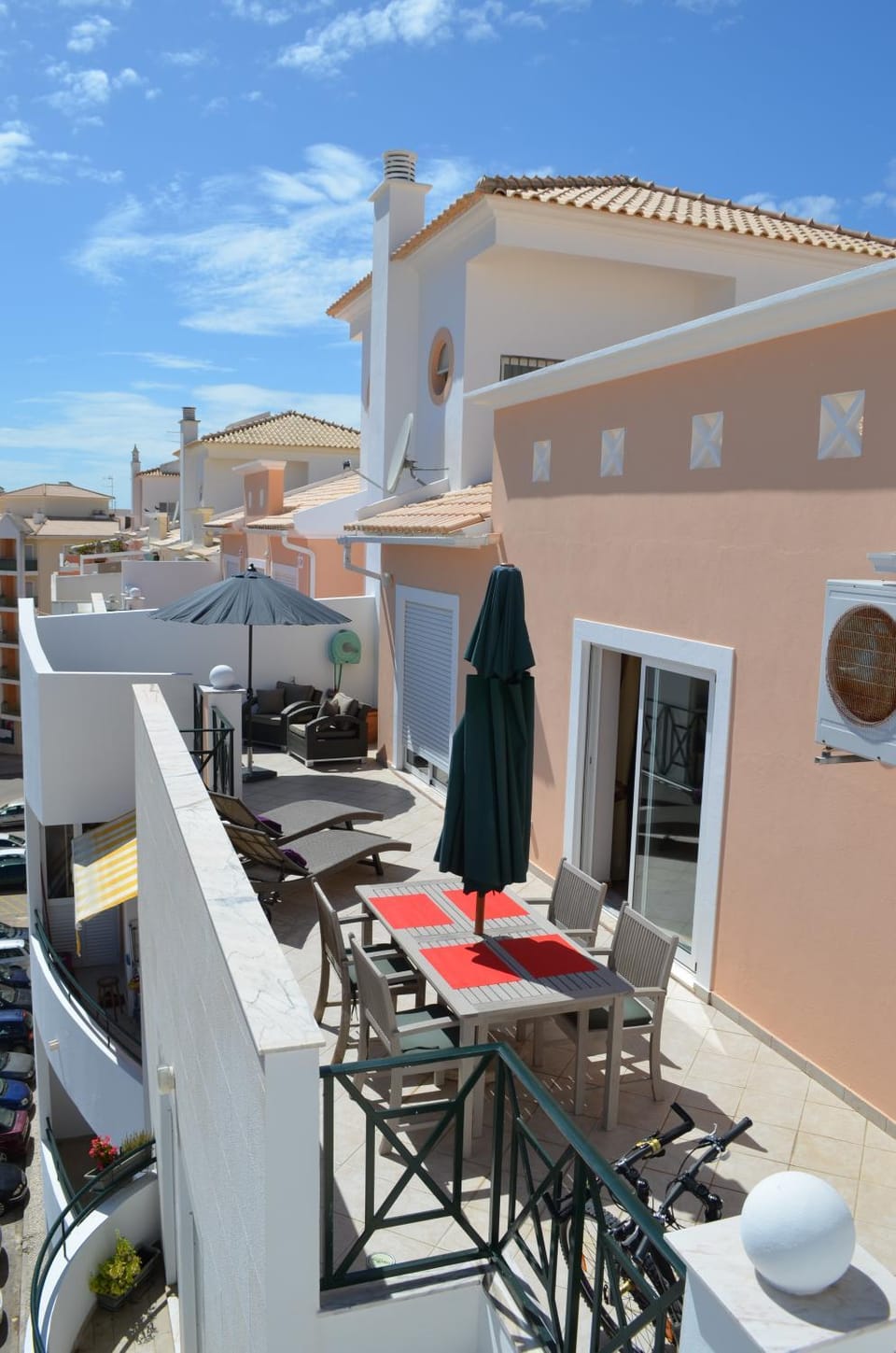 Property building, Patio, View (from property/room), Balcony/Terrace, Balcony/Terrace, Seating area, Dining area, Sea view, sunbed